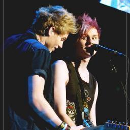 a free follow from @lashtonpunk