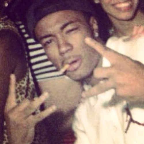 Ya boy Singlee .. follow mee #diik #flyboyy follow me on Instagram @@@@ 23_skoota !!! I mite follow backk..
