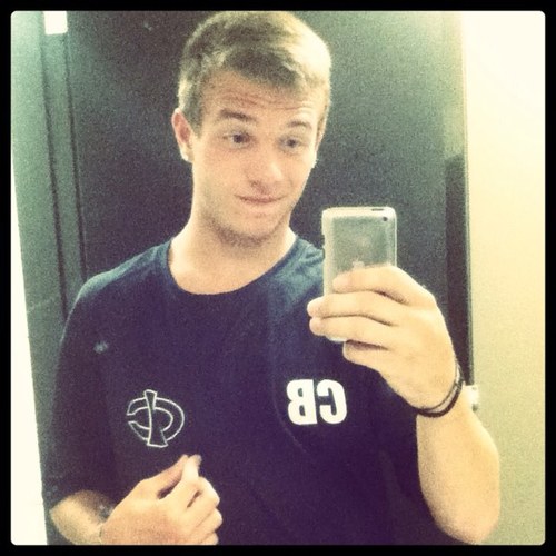 Colin britnell
I love music and have been in a few bands over the years
I play soccer, and i love it!
And i have the most amazing GF in the world!:)3