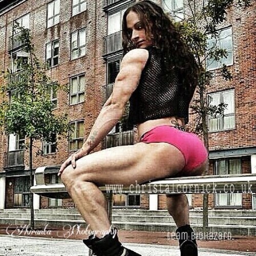 Offering #MUSCLEWORSHIP #CAMSESSION #CLIPS #MUSCLEFETISH 📧ccornickmw@gmail.com Overall British Bodybuilding Champion - follow Instagram: ChristalCornick