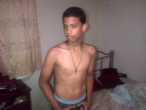 Un quinciañero, seductor,q prende y calienta a cualquier mujer y cariñoso con todas :) ;) :* :*