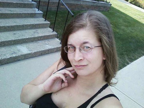 I am a Avon Rep, aspiring alt model, mom, nerd, gamer, and a lover of cosplay. I plan on doing some soon cosplay that is.