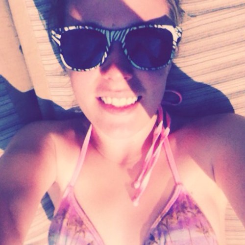 TaylorS42943183's profile picture. Proud directioner!!! I lloovvveee one direction And I ALWAYS follow back:) 3 patrick star Foood......... YUMMMM!!!!