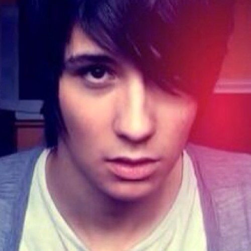 Dane Howell, 22. I wish I didn' run away! @ShyPhil's old flatmate, an' best buddy since AGES!
