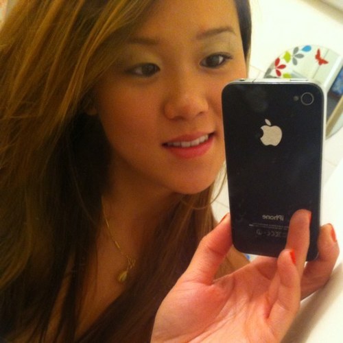 Phisanoukane's profile picture. Il n'y a pas de femmes laides, il n'y a que des femmes qui s'ignorent. Coco Chanel