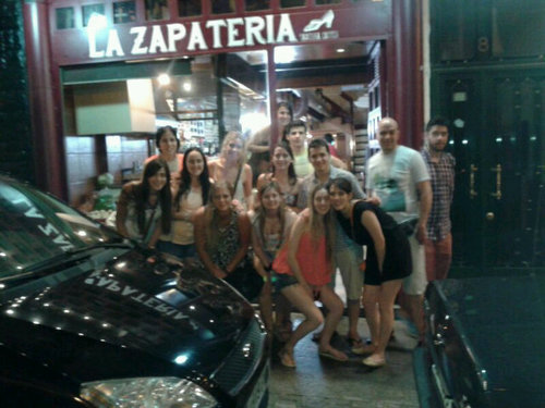 La taberna mas famosa de la tv!! Discovery channel y la sexta tv nuestros padrinos!! Pasa y disfruta Powered by @sazcomdigital