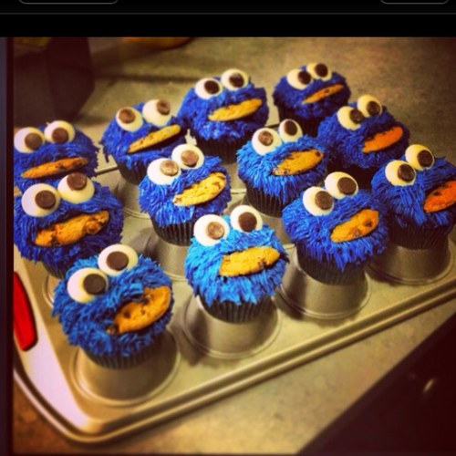 Email me with requests Klittlecakes@gmail.com
Instagram: klittlecakes