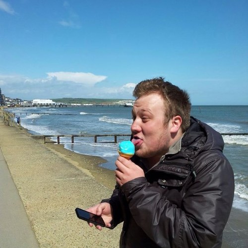 stepoffthekirb's profile picture. currently in dream level 2 waiting for a kick #LUFC #MOT #FreezerKing