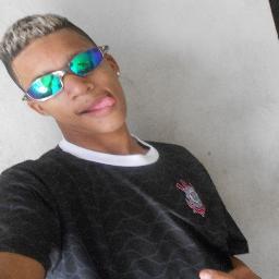 Não viva para que a sua presença seja notada, mas para que a sua falta seja sentida...