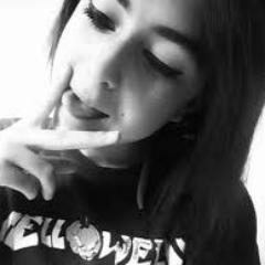 #Rei é quem tem uma rainha e não 100 piranhas .. ;)
