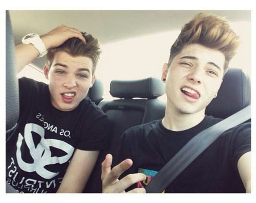 If you hate Boyband Project kindly fuck yourself. c: I follow back. ✌ I love tacos.