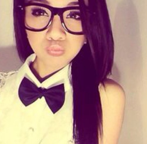 JE FOLLOW BACK.