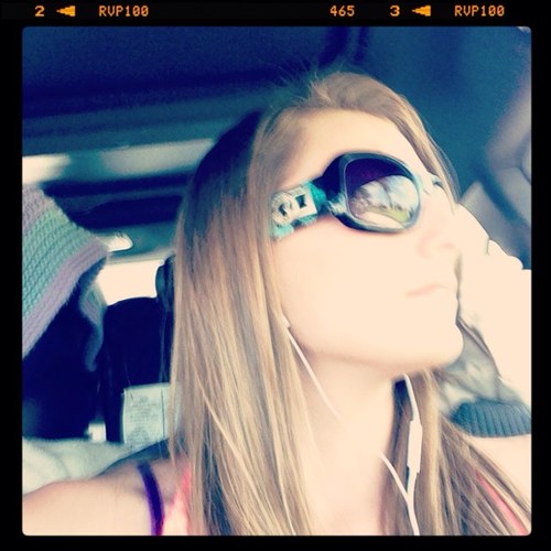 I'm 28. My favorite city is LA :). I’m a vet assistant 💜🐶🐱🐭🐹
