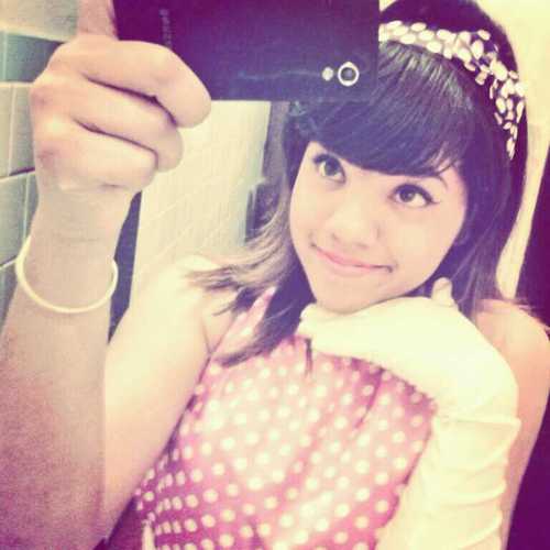 #sonhadora, #feliz , #corinthiana, #aquariana, #moro num país tropical, #chocolatte , #melissa, #facebook, #amigos, #18 years, #familia, essa mina sou EU. :D