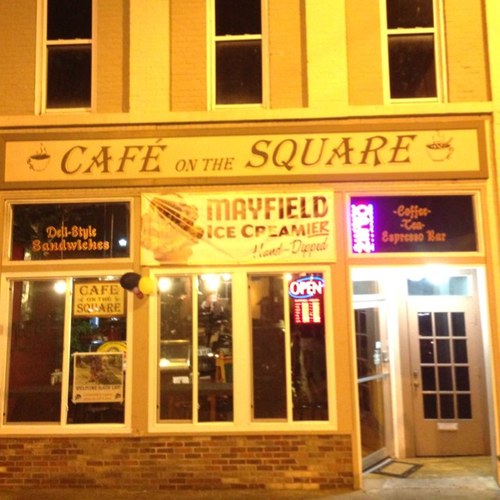 Coffees, Teas, Sandwiches, Pastries, Atmosphere
Mon-wed 7:00-3:00 thur-fri 7:00-10:00pm
270-380-1004