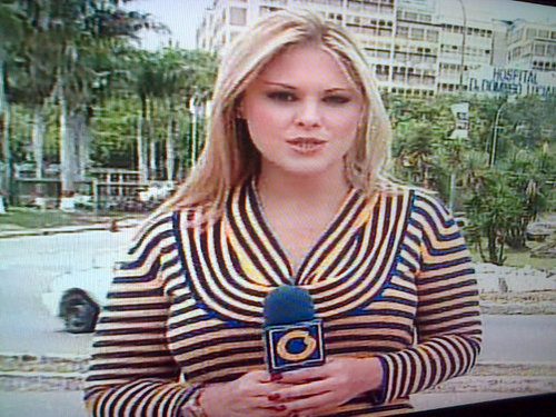 Periodista de @Globovision Cuenta Personal @carolasulbaran Host del Late Night Show @dementesveloces 11 pm