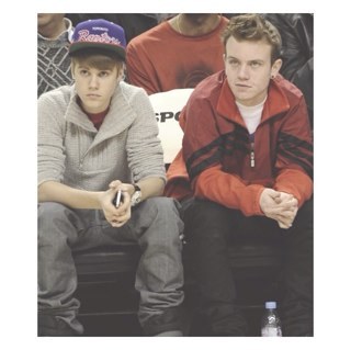 Hey this is a saved acount follow @ryxnrauhl i will follaow back off there thank you! @khalilbiebur