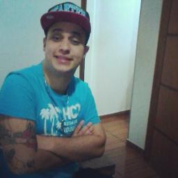 . . Até quem eu nunca vi , jura que me conhece !  =)