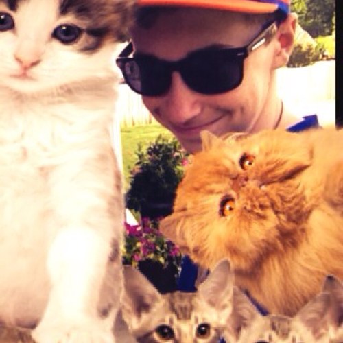 TCelosky's profile picture. Women or money? I get both.