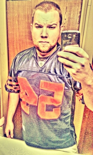 Windy City sports fan. Die hard Bears fan. Castro n the Cubs, Rose n the Bulls & Toews n the Blackhawks !!