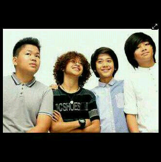 New fanbase ☺ Keep support them! WE LOVE YOU! @coboyjr @iqbaale @Teukurizky99 @AlvaroMaldini1 @bastiansteel {}