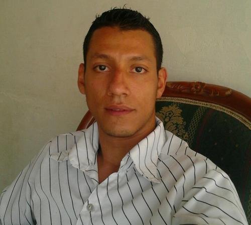 soy una persona amable, responsable, extrovertido, buen amigo y muy cariñoso me gusta respetar a los demas para asi obteber lo mismo de los demas.