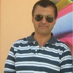أحب الصالحين و لست منهم و أرجو أن أنال بهم شفاعة و أبغض من تجارته المعاصى و إن كنا سواءً فى البضاعة
( الشافعى رحمه الله)