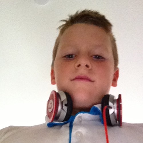 Please follow me i follow back