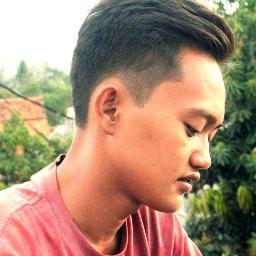 Hai, I'm Simon CHP (◦'⌣'◦) ..you can call me AbangMom :) I ♥ POP PUNK , I ♥ OI , I nothing special 'bout me . ! Follow ME!! .. okay.!!