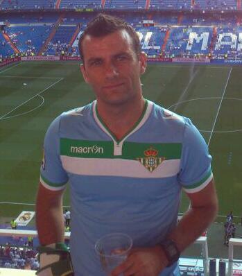 Presidente de la FEFA (Federación Española de Futbolín Association), miembro fundador de la SEHL (Sociedad Española de Hombres Lobo) y superhéroe amateur