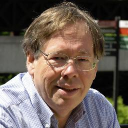 Ignace Schretlen was bijna twintig jaar werkzaam als huisarts. Hij is nu arts-publicist, dichter en beeldend kunstenaar. Hij schreef meer dan vijftien bundels.
