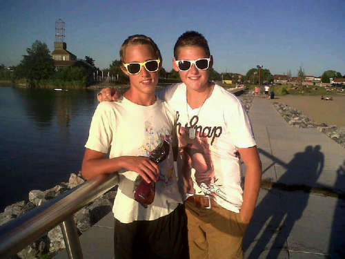 School : Spectrum  Hobby's : uitgaan, chillen  Muziek : House ,rap 
Msn : voetbalgek_wesley@hotmail.nl