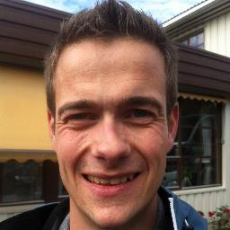 Prosjektleder NRK Sport. Liker å henge med familien, skiturer, se Start spille fotball sammen med poden - og gode filmer.