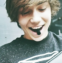 My boyfriends name is Jaymi, but my parents call him George. My friends call him JJ but i call him Josh.
Fuck the roller coaster, ride JJ instead