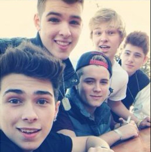 Boyband Project are perfect okay:) Personals- @boybandissues and @twerkforbands