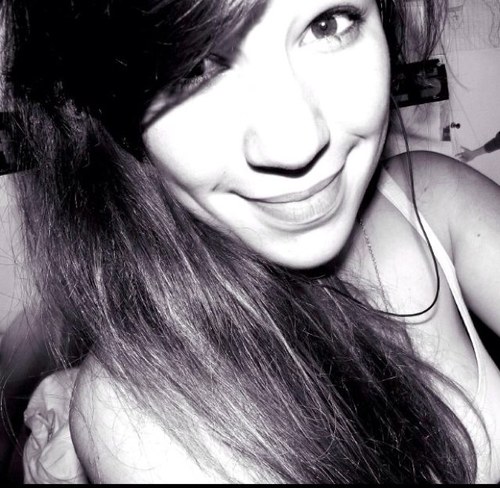 One Direction.
HarryNiallLouisZaynLiam.❤
Directioner. 21/05/2012 
LittleMix.UnionJ.5SOS.A$apRocky.1995 ♥