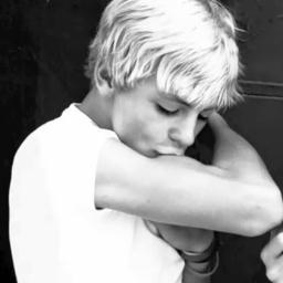 ross lynch || 19.