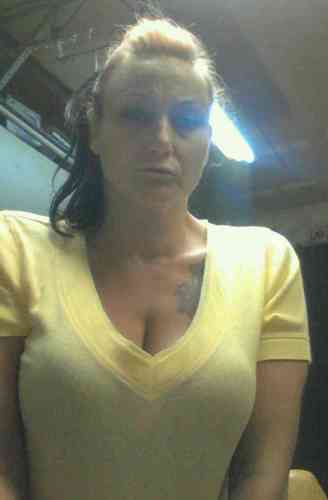 localola13's profile picture. An ass with class.