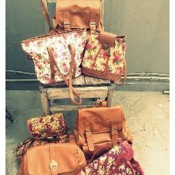 kami menjual tas tas vintage handmade dari bahan kulit sintetis dan katun, more info sms ke 085228602956 /pin 27F26157 or klik fanpage nya yaah