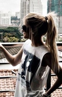 Obsesionada por la ropa
ROPA ROPA T MASSS ROPAAA
¿Tienda favorita? Stradivarious, bershka, pull and bear y sobretodo RUNWAYDREAMZ