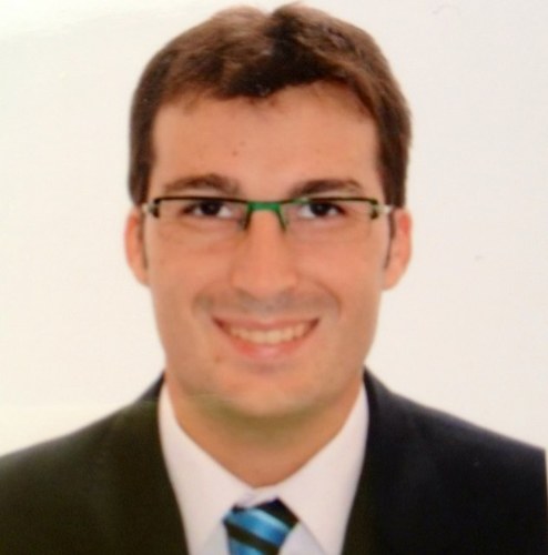 MBA, Grado en Administración y Dirección de Empresas, Diplomado en Ciencias Empresariales. Finanzas, fiscalidad, MKT y fútbol (sin orden). Entrenador titulado.
