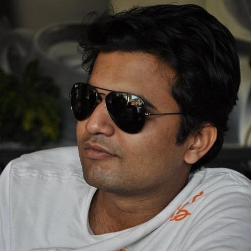 An avid gamer, tech enthusiast, and a below par Mumbaikar!
