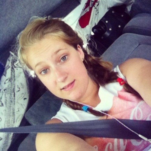 A teenager who occasionally tweets about life snapchat issylovesya