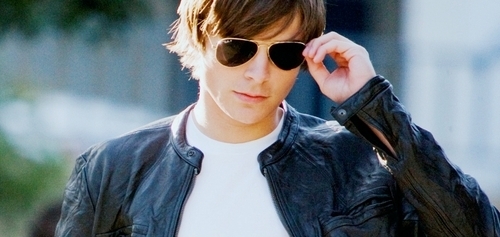 selewengyou's profile picture. nothing , I guess