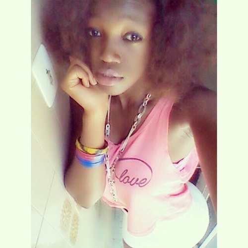YOU R LOST FOLLOW ME...FOllow me on instagram :_ tiny_waist#Teamdope#TeamDancer# TeamDoctor... Love Fashion. i Dont gv a fuck alot. Fuck ur opinion