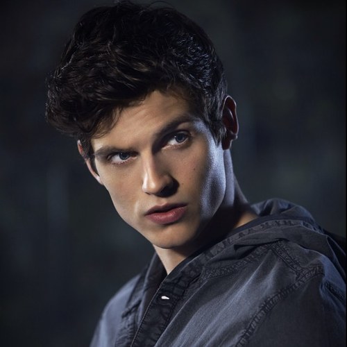 forever in love with issac lahey