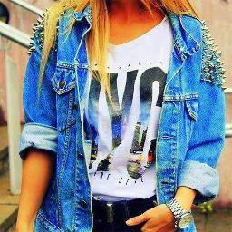#mazury #giżycko PARAMORE, MACKLEMORE, ONE DIRECTION, ONEREPUBLIC. KOCHAM się śmiać, wariatkę grać, szczęśliwą być i z życia drwić :D Follow back!