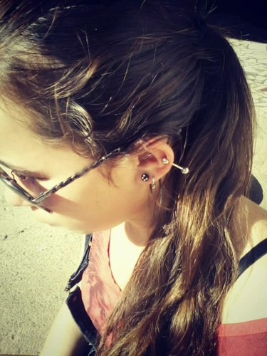 Garota fora do padrao! Meiga, chata , ciumenta , marrenta.. É apaixonada por Rock , Skate e musica!! Entendo vc que nao me entende :)