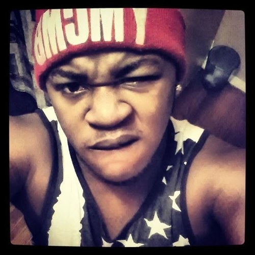 Instagram:@ayehoe_yayo
Broke nigga making rich decisions