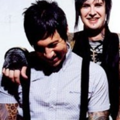 ZacharyVengence's profile picture. You're such a pretty lil' psycho.